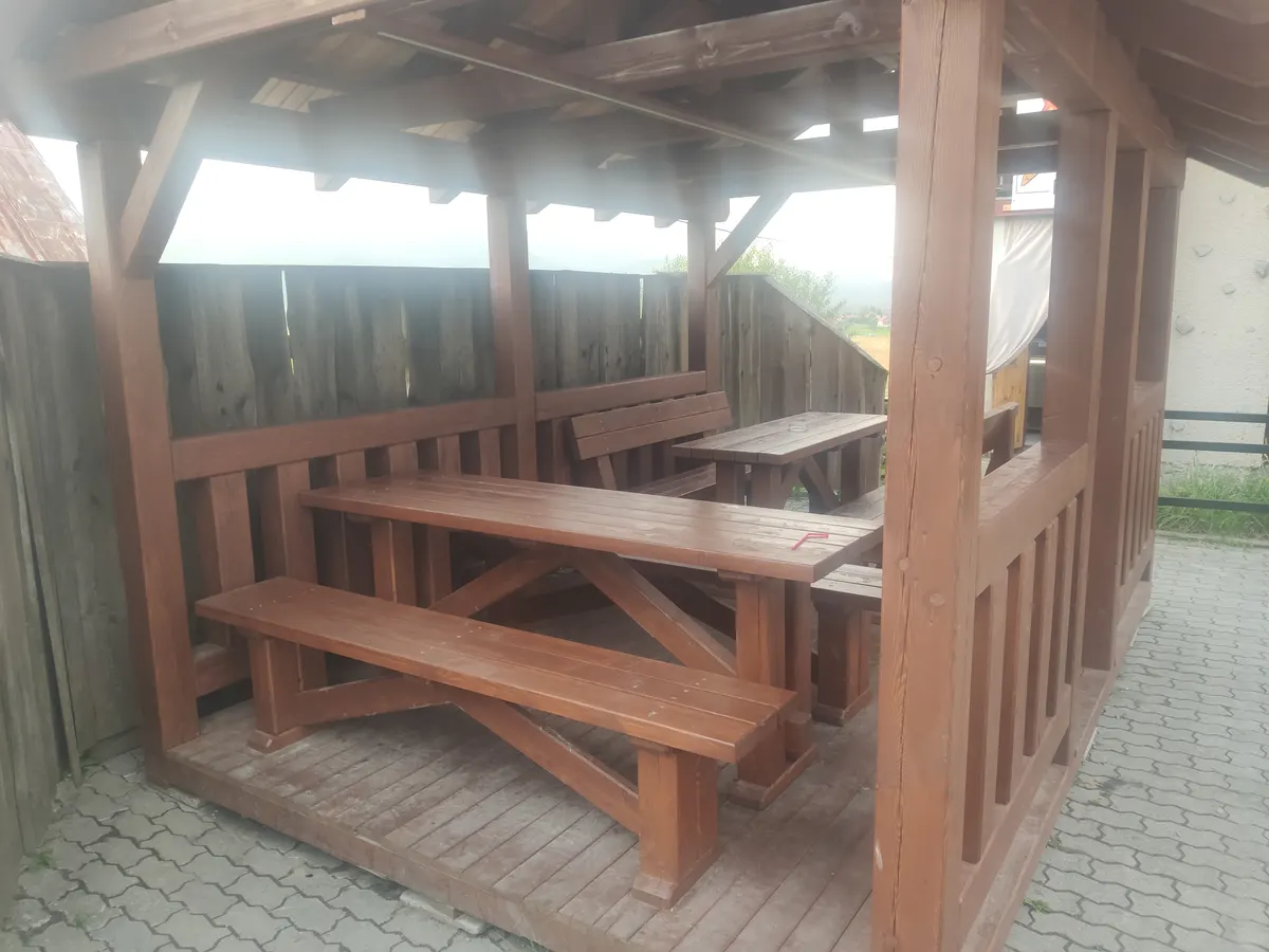 Drevený altánok